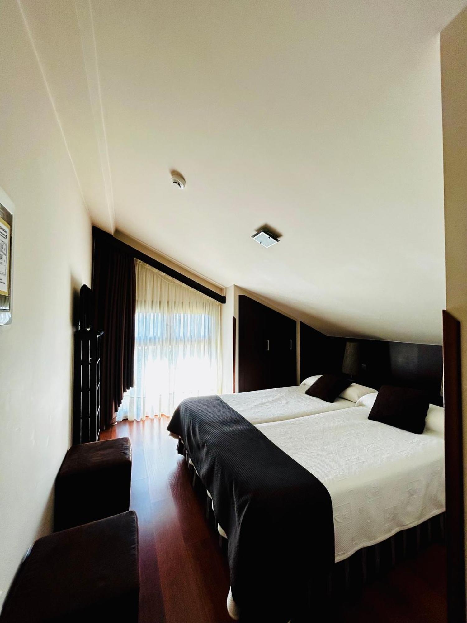 Apartamentos Rurales L'Arquera يانس المظهر الخارجي الصورة