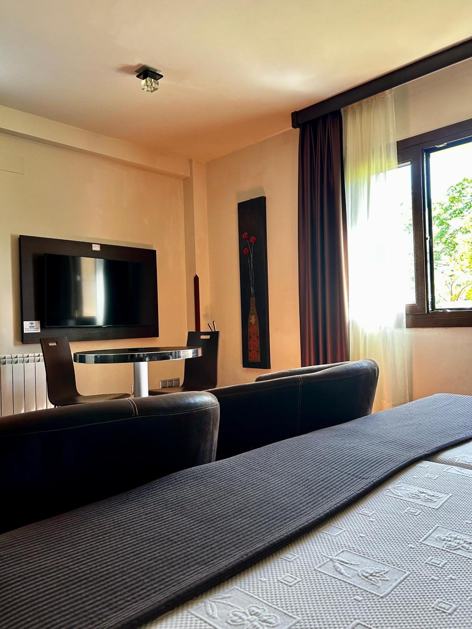 Apartamentos Rurales L'Arquera يانس المظهر الخارجي الصورة